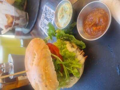 La Yunta, Sándwich & Bar