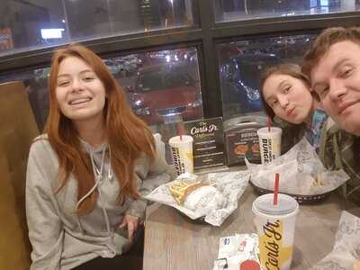 Carl's Jr