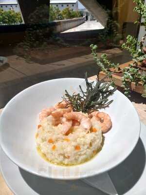 Loma - Café & Restaurante