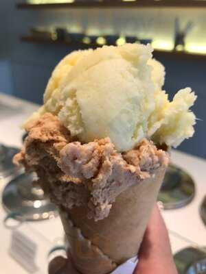 Moritz Eis Isidora Goyenechea