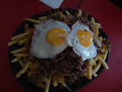 Chinchinero Sanguchería & Cervecería