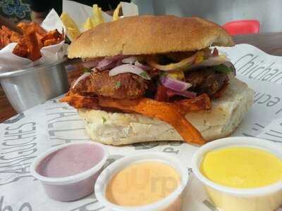 La Pocha Sangucheria Y Cevichería Peruana