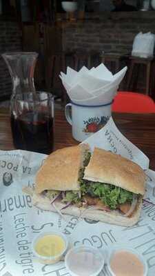 La Pocha Sangucheria Y Cevichería Peruana