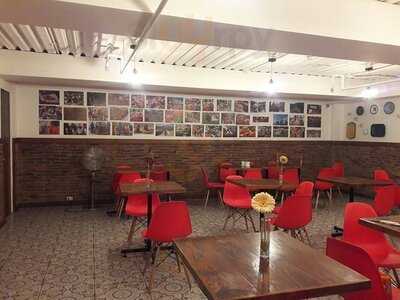 La Pocha Sangucheria Y Cevichería Peruana