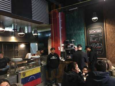 Los Famosos Sherman's