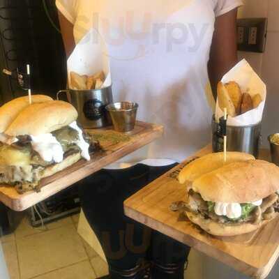 Ta Madre Sangucheria