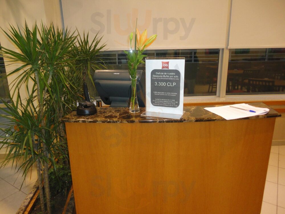 La Table Rouge Restaurant And Bar