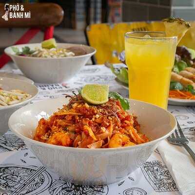 Pho & Banh Mi