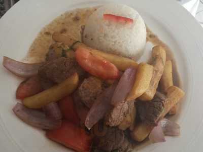 Entre Cuerdas Y Sartenes