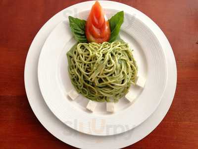 Entre Cuerdas Y Sartenes