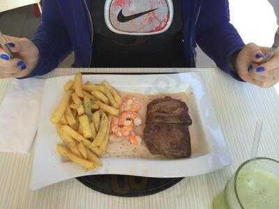 Makao Restaurant & Bar