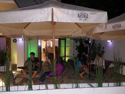 Syros Bar & Restaurant