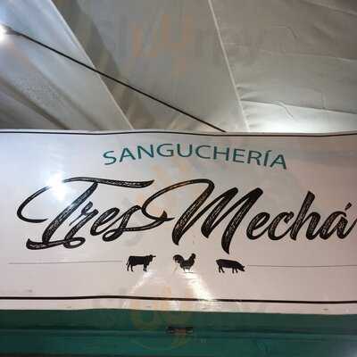 Tres Mechá
