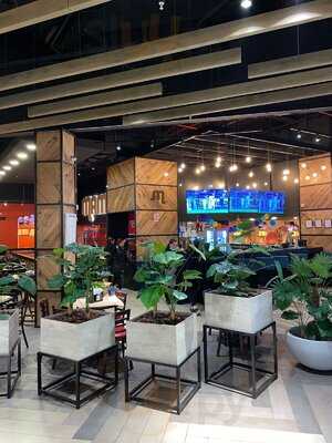 Mamut Plaza Vespucio