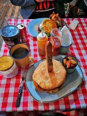 Sanguchería Casa Combi