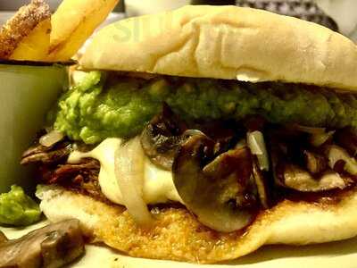 Sanguchería Casa Combi