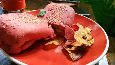 Momo Coffee And Play