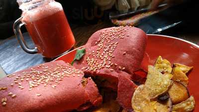 Momo Coffee And Play