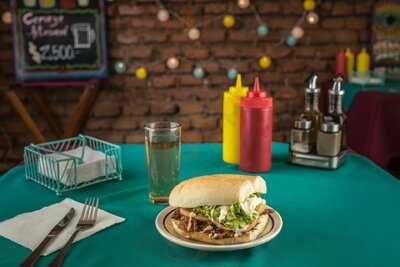 Fuente Las Mechadas - Sangucheria Chilena