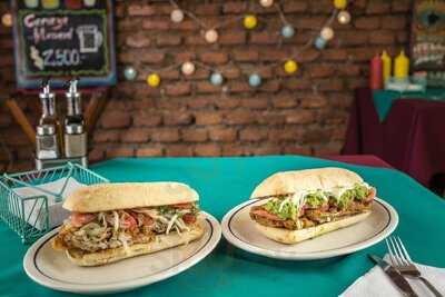 Fuente Las Mechadas - Sangucheria Chilena