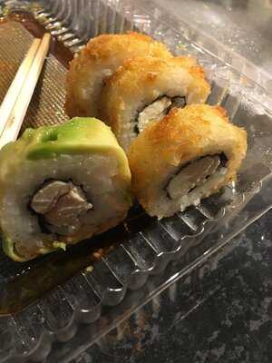 La Susheria Rolls And Wok