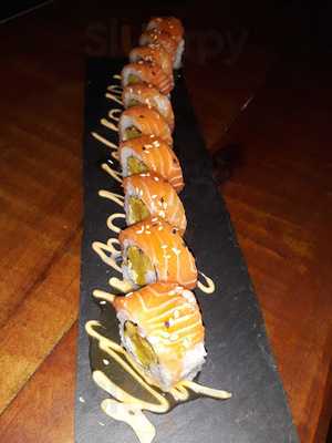 La Susheria Rolls And Wok
