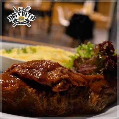 El Distrito Sandwich Bar