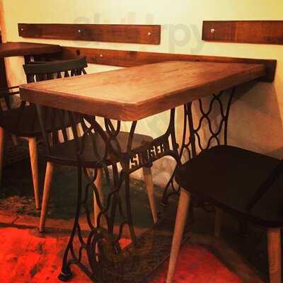 Enhebro Cervezas Y Empanadas