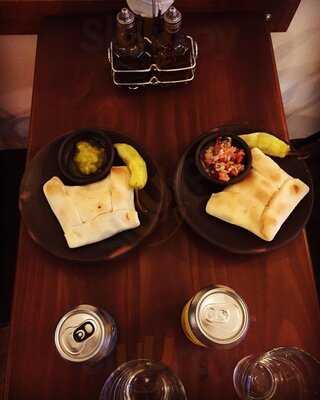 Enhebro Cervezas Y Empanadas