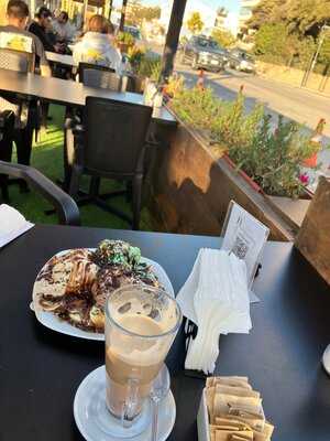 Carrubo Pizzas & Empanadas