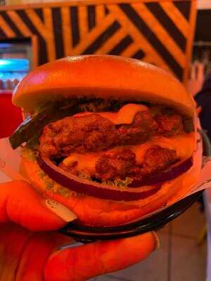 Santa Hamburguesa, Providencia