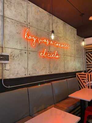 Santa Hamburguesa, Providencia