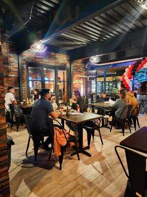 Bomboburger Patio Bellavista