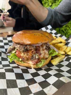 Savanna’s Restobar