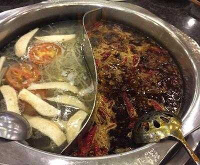 齐齐火锅(邹容广场店)