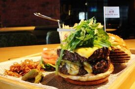 汉堡吧 (昆山皇冠假日酒店)