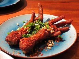 斗鸡饭场伙