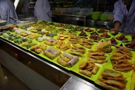 上海老城隍庙小吃广场(堡镇店)