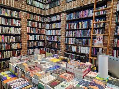 Ábaco Libros Y Cafe