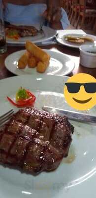 Restaurante Dino's Steakhouse
