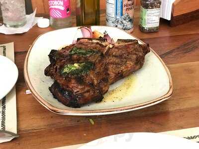 Restaurante Dino's Steakhouse