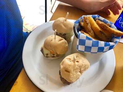 La Tumbamuertos Burger Bar