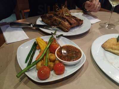 Lucio Carbón Y Vino