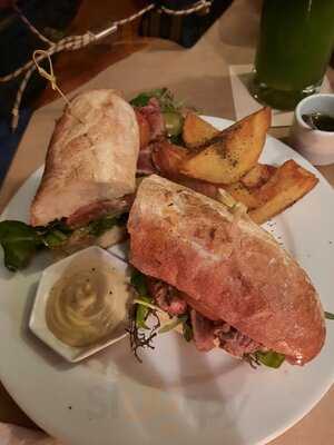 Lucio Carbón Y Vino