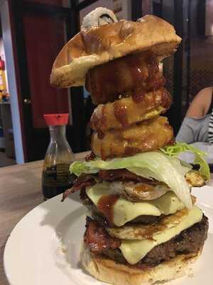 Cowfish Burgers & Sushi