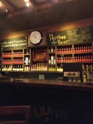 Porthos Steakhouse & Pub