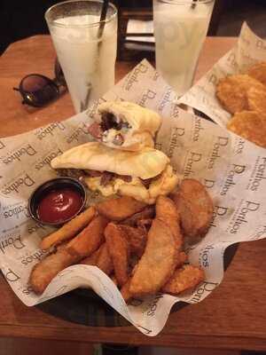 Porthos Steakhouse & Pub