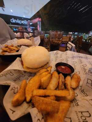 Porthos Steakhouse & Pub