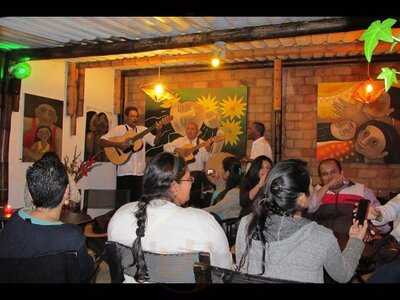 Wipala, Café Galería.