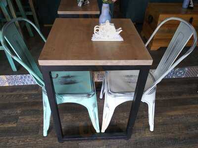 Coffee Wave & Bakery